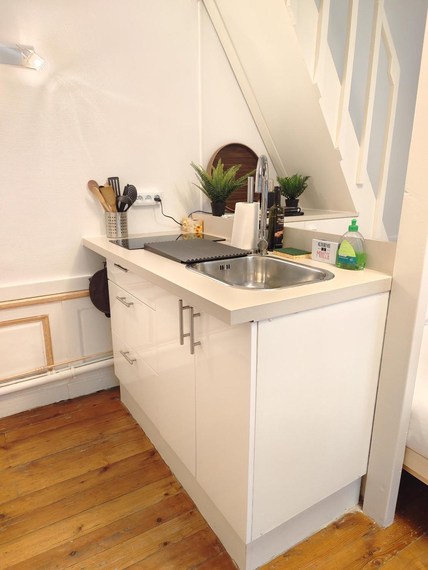 Studio Lumineux Et Fleuri Idealement Situe Apartment Caen Bagian luar foto